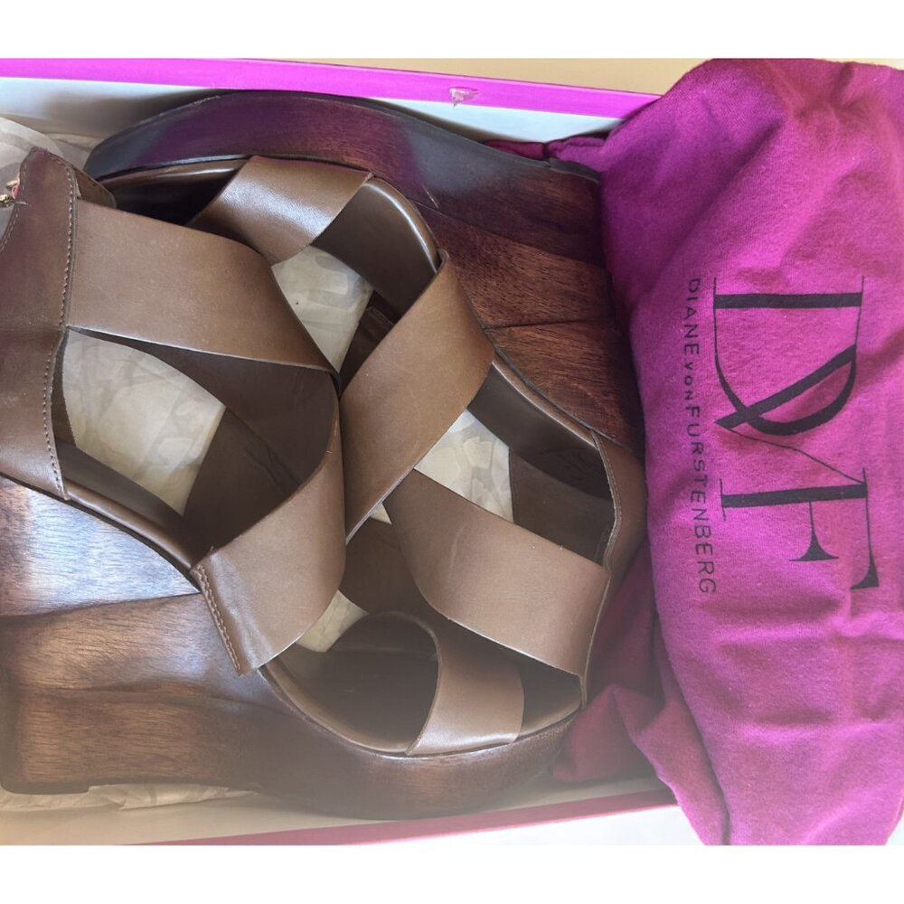 DVF Opal Cognac Leather Platform Wedge Sandals 9.5 NWOT — Pristine w/ Box - Picture 3 of 10
